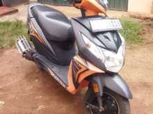 https://riyasewana.com/uploads/honda-dio-171305274923.jpg