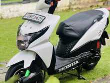 https://riyasewana.com/uploads/honda-dio-1818240422593.jpg