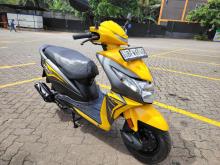 https://riyasewana.com/uploads/honda-dio-191636496954.jpg