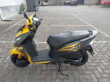 https://riyasewana.com/uploads/honda-dio-191752514183.jpg