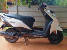 https://riyasewana.com/uploads/honda-dio-211238101333.jpg