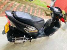 https://riyasewana.com/uploads/honda-dio-2315314913854.jpg