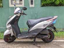 https://riyasewana.com/uploads/honda-dio-251443094332.jpg