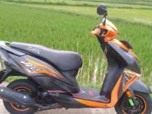 https://riyasewana.com/uploads/honda-dio-262028504193.jpg
