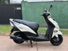 https://riyasewana.com/uploads/honda-dio-2711251513342.jpg