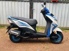 https://riyasewana.com/uploads/honda-dio-2714360622313.jpg