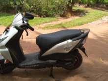 https://riyasewana.com/uploads/honda-dio-2720182613754.jpg