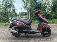 https://riyasewana.com/uploads/honda-dio-2816091513553.jpg