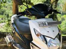 https://riyasewana.com/uploads/honda-dio-281645424962.jpg