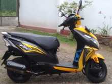 https://riyasewana.com/uploads/honda-dio-2820271313312.jpg