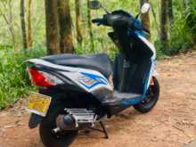 https://riyasewana.com/uploads/honda-dio-2918281813903.jpg