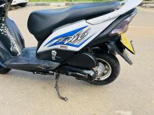 https://riyasewana.com/uploads/honda-dio-3020065024051.jpg