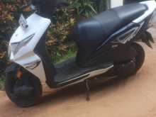 https://riyasewana.com/uploads/honda-dio-39554413072.jpg