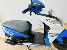 https://riyasewana.com/uploads/honda-dio-411051422662.jpg