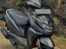 https://riyasewana.com/uploads/honda-dio-41358564502.jpg