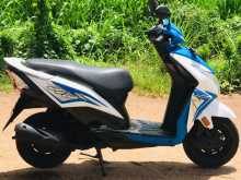 https://riyasewana.com/uploads/honda-dio-6919321315.jpg