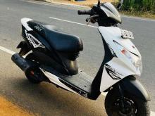https://riyasewana.com/uploads/honda-dio-82057216914.jpg