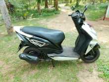 https://riyasewana.com/uploads/honda-dio-914275922793.jpg