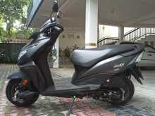 https://riyasewana.com/uploads/honda-dio-dx-1422523313894.jpg