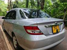 https://riyasewana.com/uploads/honda-fit-aria-12042284242.jpg