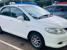 https://riyasewana.com/uploads/honda-fit-aria-28110705802.jpg