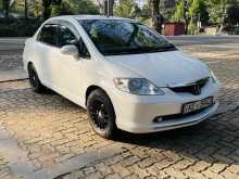 https://riyasewana.com/uploads/honda-fit-aria-37441122072.jpg