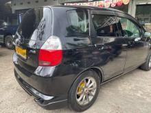 https://riyasewana.com/uploads/honda-fit-gd1-121206146993.jpg