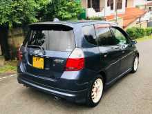 https://riyasewana.com/uploads/honda-fit-gd1-2003-147210312824.jpg