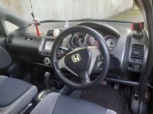 https://riyasewana.com/uploads/honda-fit-gd1-518464317945.jpg