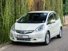 Honda FIT GP1 PEARL 2013 Car