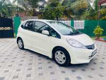 https://riyasewana.com/uploads/honda-fit-gp1-2013-2121031912033.jpg