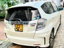 https://riyasewana.com/uploads/honda-fit-gp4-2013-618302712233.jpg