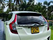 https://riyasewana.com/uploads/honda-fit-gp5-26908224122.jpg