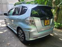 https://riyasewana.com/uploads/honda-fit-hybrid-2013-115131212272.jpg