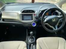 https://riyasewana.com/uploads/honda-fit-hybrid-2013-2917024712544.jpg