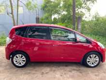 https://riyasewana.com/uploads/honda-fit-hybrid-2013-2917024712852.jpg