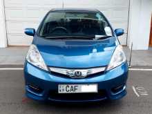 Honda Fit Shuttle Hybrid 2013 Car