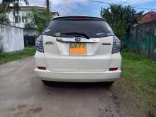 https://riyasewana.com/uploads/honda-fit-shuttle-2013-2412362812632.jpg