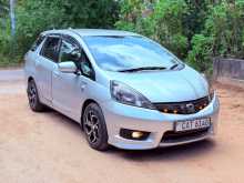 Honda Fit Shuttle GP2 2013 Car