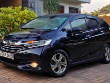 Honda Fit Shuttle GP 7-Navi Premium 2016 Car