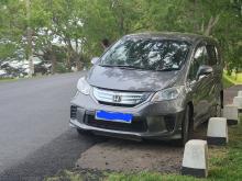 Honda Freed 2013 Car