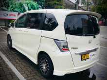 https://riyasewana.com/uploads/honda-freed-16215217922.jpg