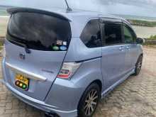 https://riyasewana.com/uploads/honda-freed-181301514612.jpg