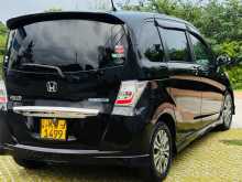 https://riyasewana.com/uploads/honda-freed-2012-2012-1913564712362.jpg