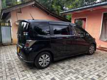 https://riyasewana.com/uploads/honda-freed-2012-514272612653.jpg