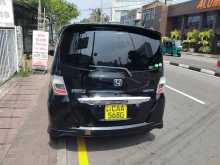 https://riyasewana.com/uploads/honda-freed-2013-259112812863.jpg