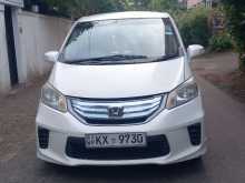 Honda FREED 2013 Car