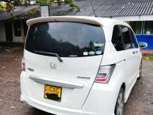 https://riyasewana.com/uploads/honda-freed-26844374732.jpg