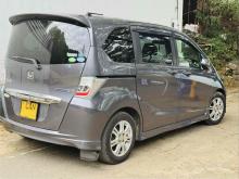 https://riyasewana.com/uploads/honda-freed-2819095024201.jpg