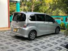 https://riyasewana.com/uploads/honda-freed-gp3-22033284813.jpg